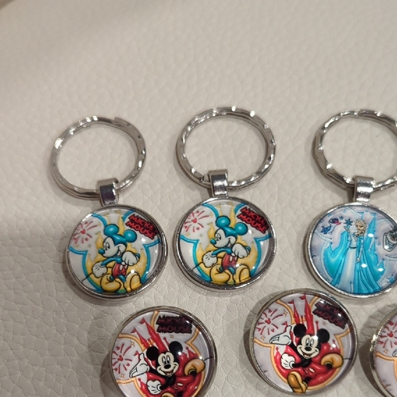 Disney Character Keychains Set - Picture 2 of 5